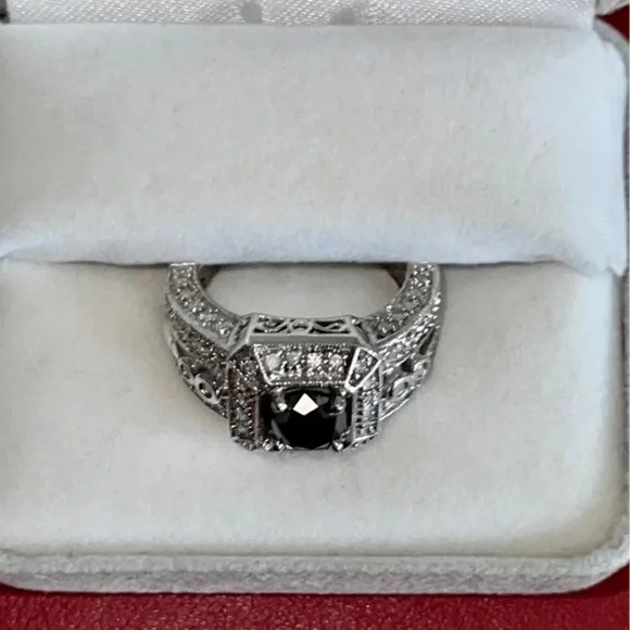 2.00cts Black & White diamond ring - Picture 7 of 15